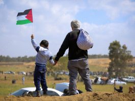 Pictures from the demonstrations on the Gaza border, demanding the lifting of the Israeli siege on the Gaza Strip